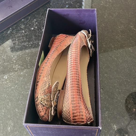 Vince Camuto Signature flats size 6 - Picture 9 of 9